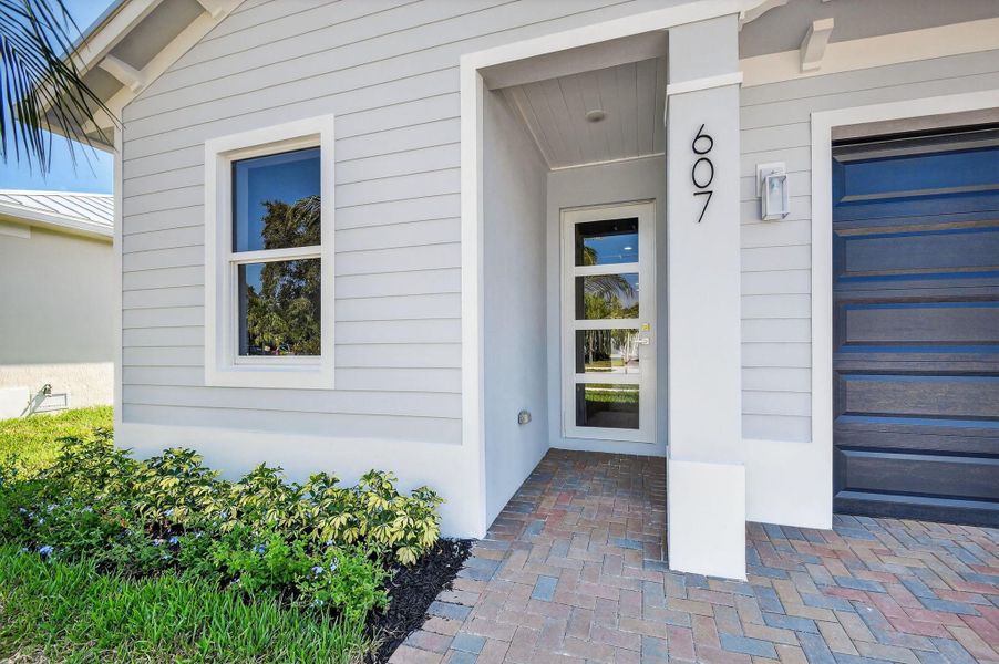 Exterior details and patio area of a home in , Jupiter (Image 27).