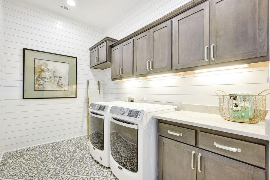 Representative furnished interior of a home built from the Siena III by Giddens Homes in Clearwater Ranch, Liberty Hill (Image 108).