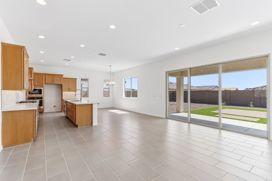 Spacious, unfurnished interior of a new home in Estrella, Goodyear (Image 15).