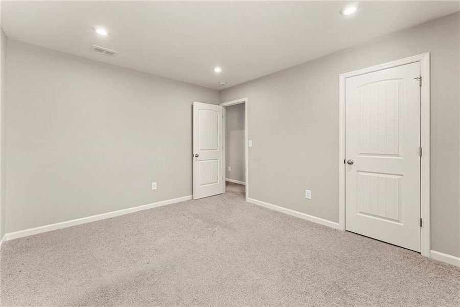 Spacious, unfurnished interior of a new home in , Braselton (Image 36). Spacious, unfurnished interior of a new home in , Braselton (Image 36).