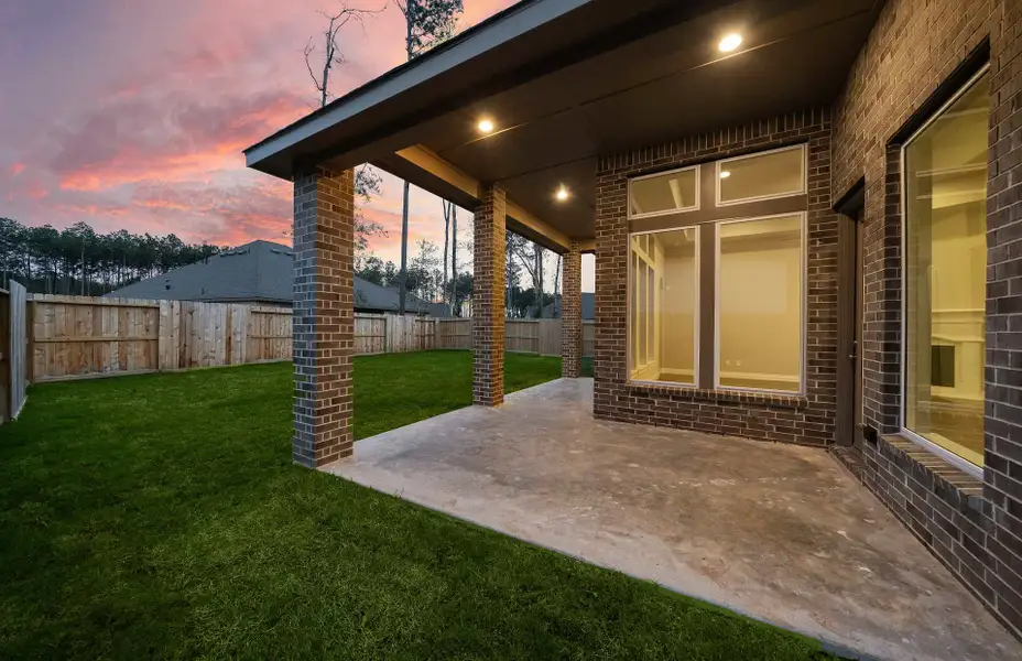 Representative exterior details of a home built from the 3070 by Ravenna Homes in The Highlands 55′, Porter (Image 3).