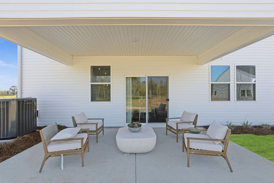 Representative exterior details of a home built from the The Indigo by Stanley Martin Homes in Hunt Club, Ridgeland (Image 3).
