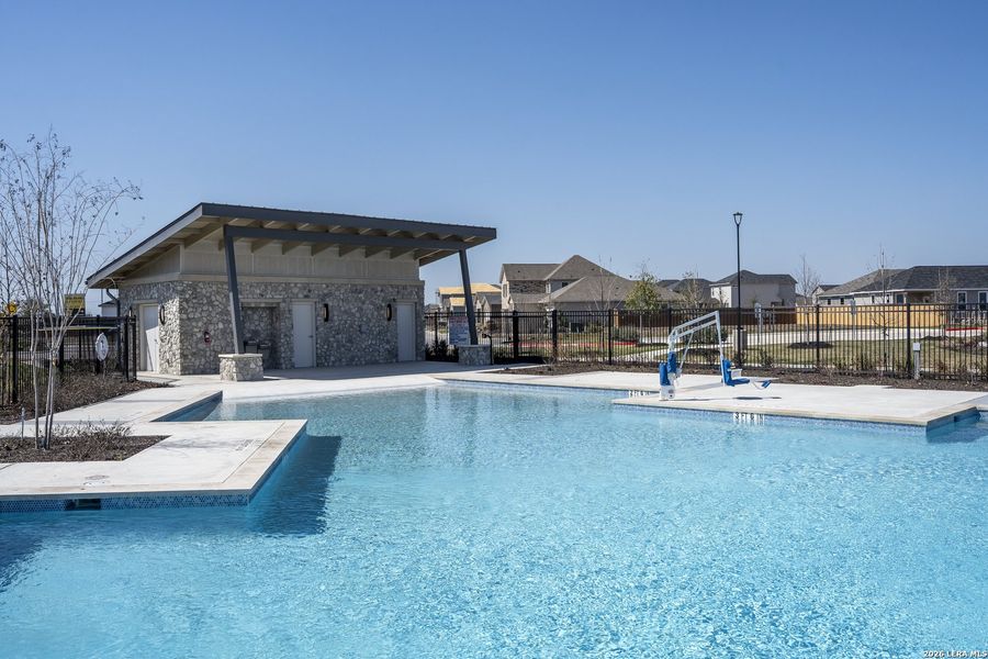 Community amenities in Medina Crossing, Von Ormy (Image 5).