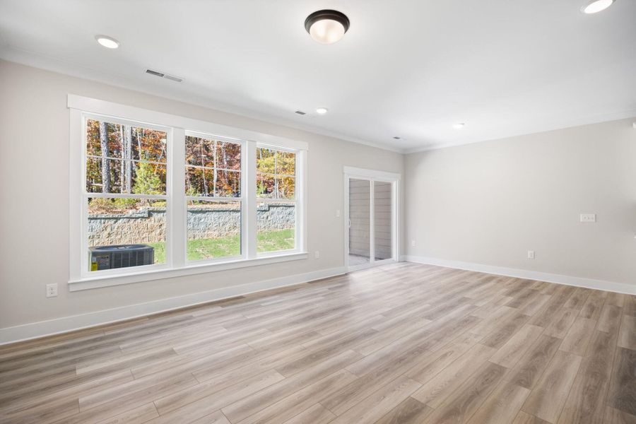 Spacious, unfurnished interior of a new home in Harbor Crossing, Greensboro (Image 29).