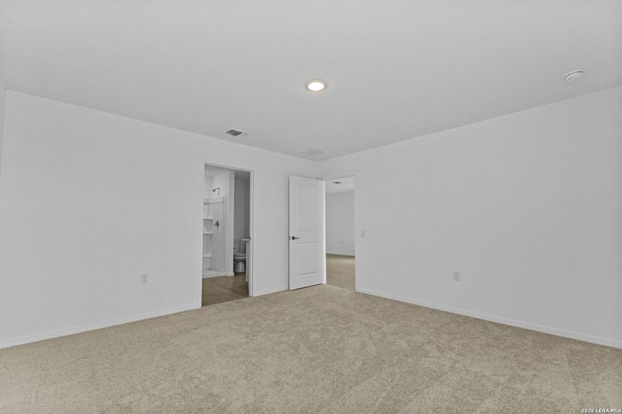 Spacious, unfurnished interior of a new home in Somerset Meadows, San Antonio (Image 12). Spacious, unfurnished interior of a new home in Somerset Meadows, San Antonio (Image 12).