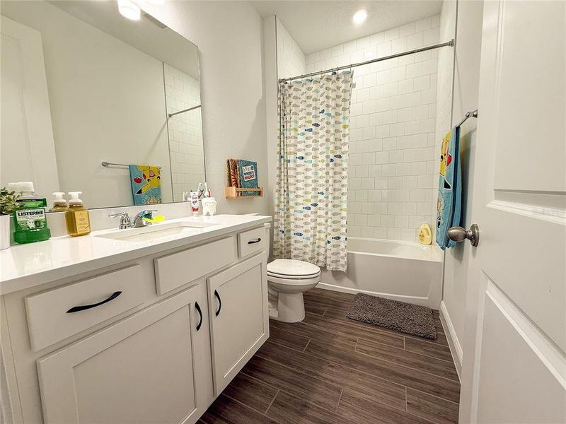 Furnished interior view inside a new home in , Minneola (Image 19).