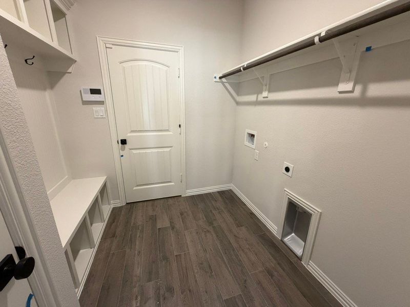 Spacious, unfurnished interior of a new home in Waterford Park, Weatherford (Image 10). Spacious, unfurnished interior of a new home in Waterford Park, Weatherford (Image 10).