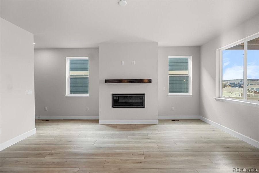 Spacious, unfurnished interior of a new home in , Castle Rock (Image 20).