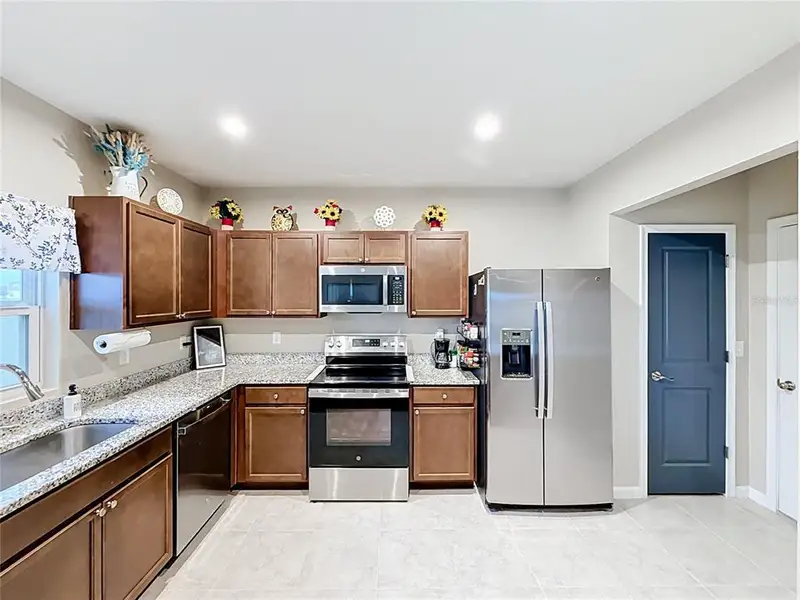 Furnished interior view inside a new home in , Sumterville (Image 16).