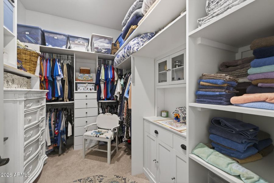 27)PRIMARY CLOSET