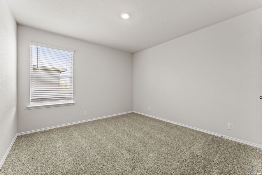 Spacious, unfurnished interior of a new home in Redbird Ranch, San Antonio (Image 29).