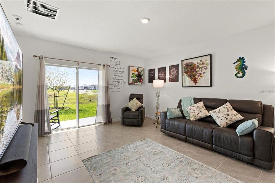 Furnished interior view inside a new home in , Wesley Chapel (Image 10).