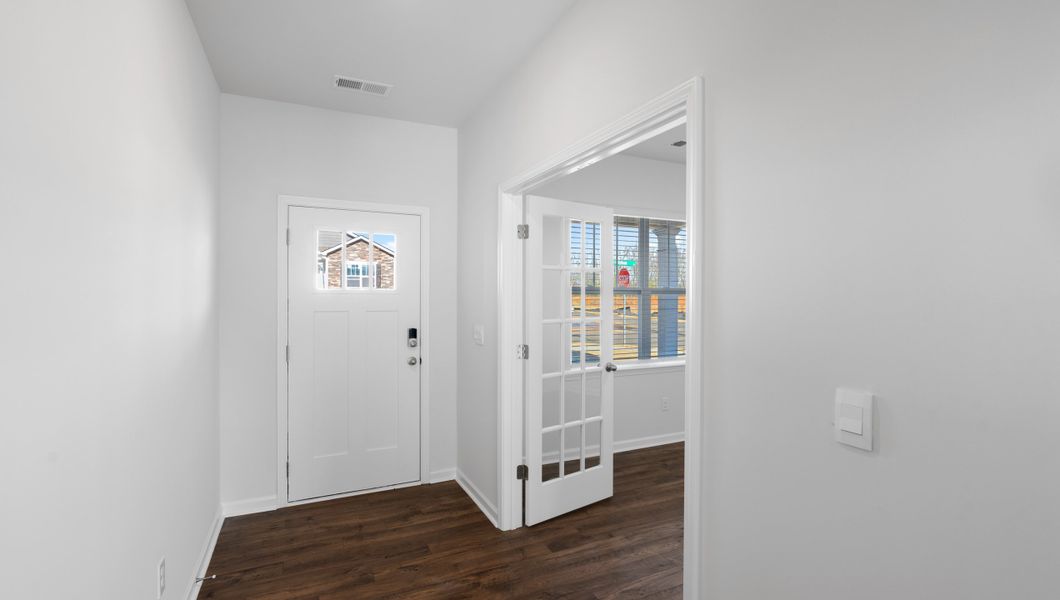Spacious, unfurnished interior of a new home in Spring Ridge, Anderson (Image 18).