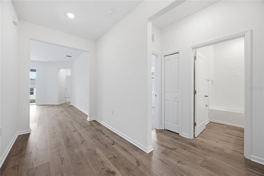 Spacious, unfurnished interior of a new home in , Okahumpka (Image 13).