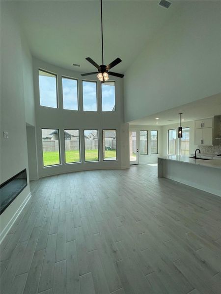 Spacious, unfurnished interior of a new home in Jordan Ranch, Fulshear (Image 32).