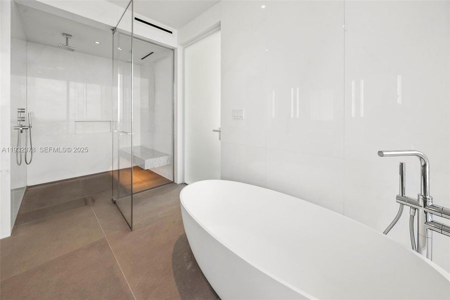 Furnished interior view inside a new home in , Hallandale Beach (Image 20).