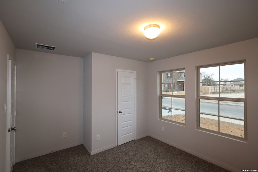 Spacious, unfurnished interior of a new home in Paloma Park, Converse (Image 27).