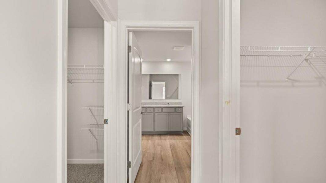 Spacious, unfurnished interior of a new home in Fairway 17 at Mirror Lake, Villa Rica (Image 27).