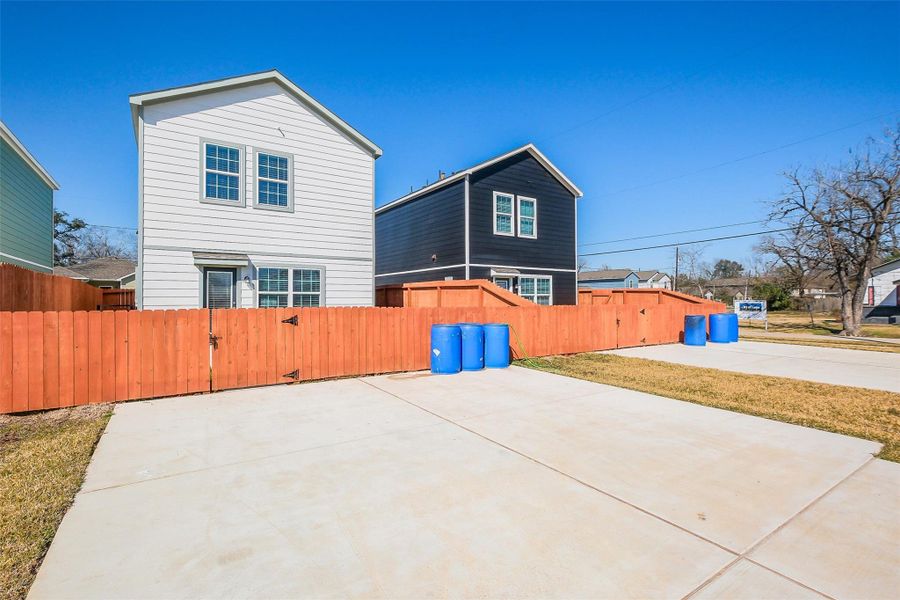 Exterior details and patio area of a home in , Houston (Image 22).