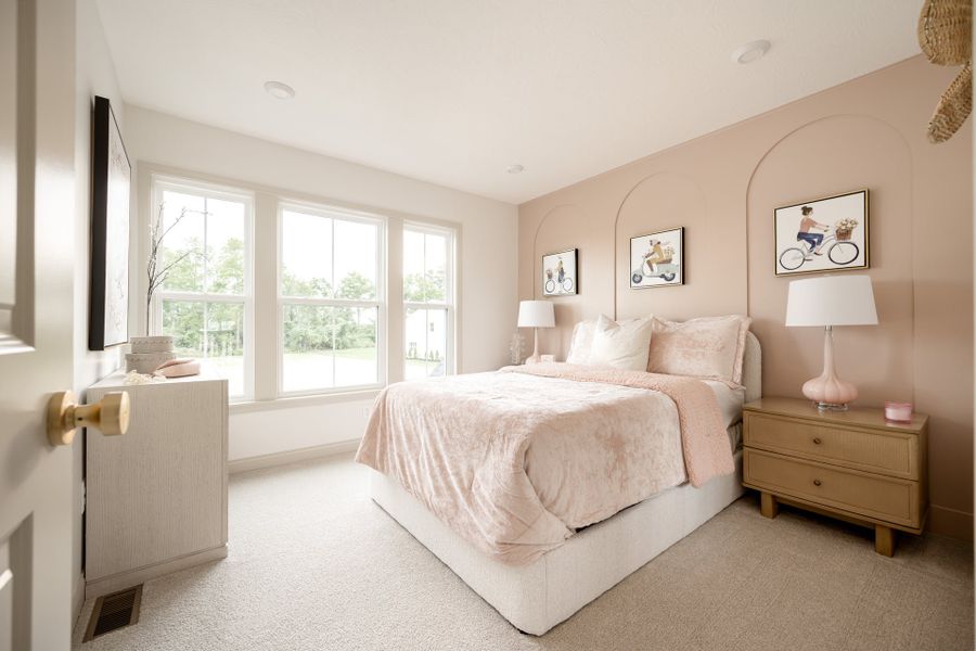 Representative furnished interior of a home built from the Avery by Fischer Homes in Twin Lakes, Hoschton (Image 38).