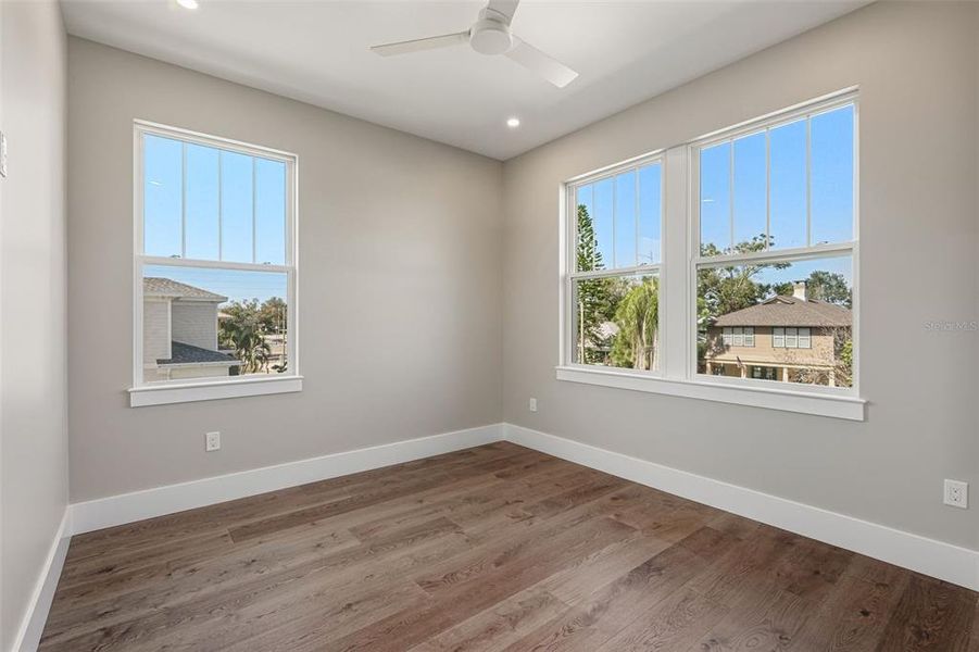 Spacious, unfurnished interior of a new home in , St. Petersburg (Image 58).