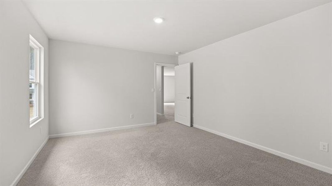 Spacious, unfurnished interior of a new home in , Dallas (Image 35).