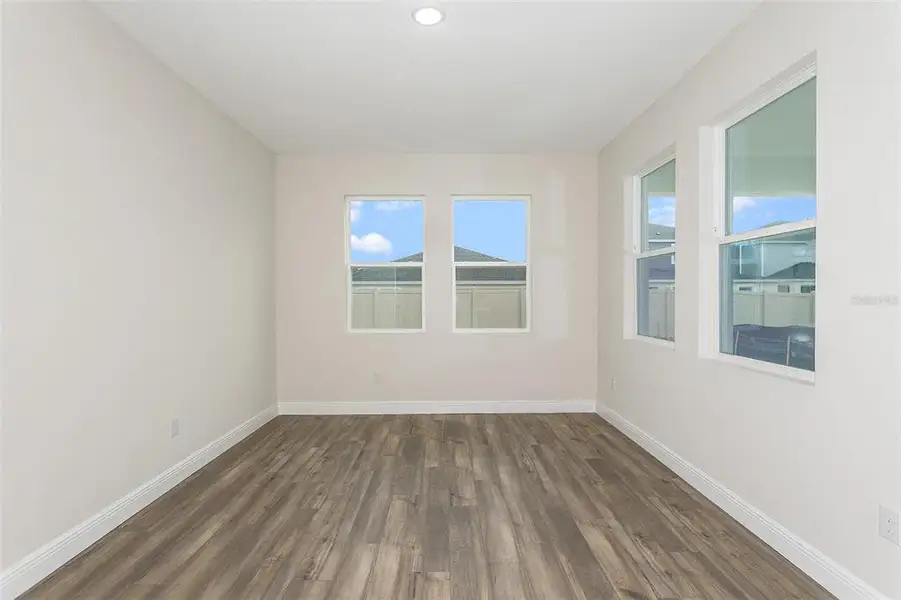 Spacious, unfurnished interior of a new home in Pasadena Woods, Dade City (Image 12).