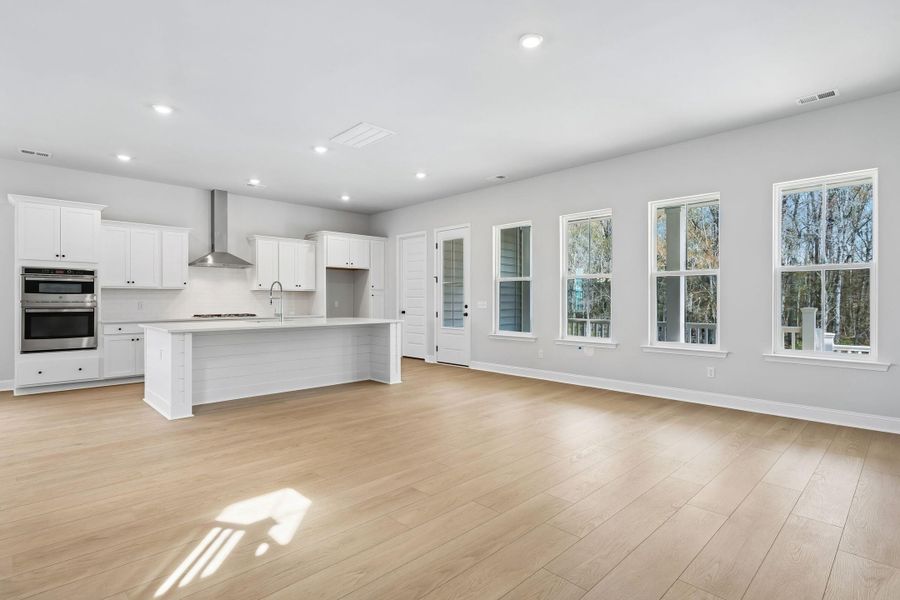 Spacious, unfurnished interior of a new home in Heron's Walk at Summers Corner, Summerville (Image 21).