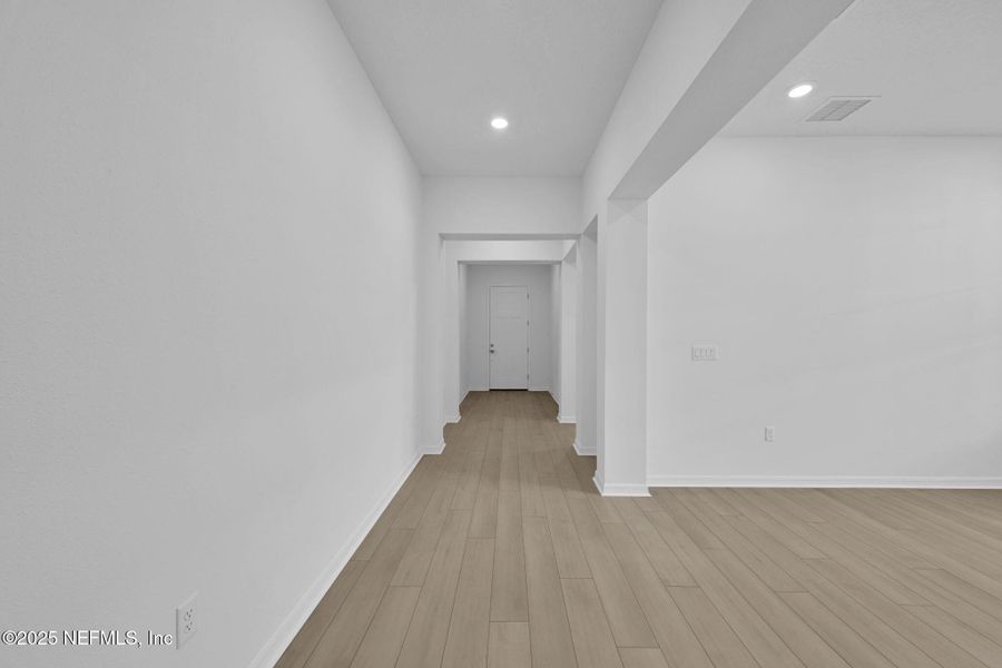 Spacious, unfurnished interior of a new home in Del Webb Nocatee, Ponte Vedra (Image 23).