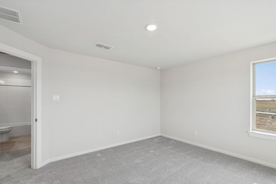 Spacious, unfurnished interior of a new home in Beacon Point at Lago Mar 50’ Homesites, Texas City (Image 23).