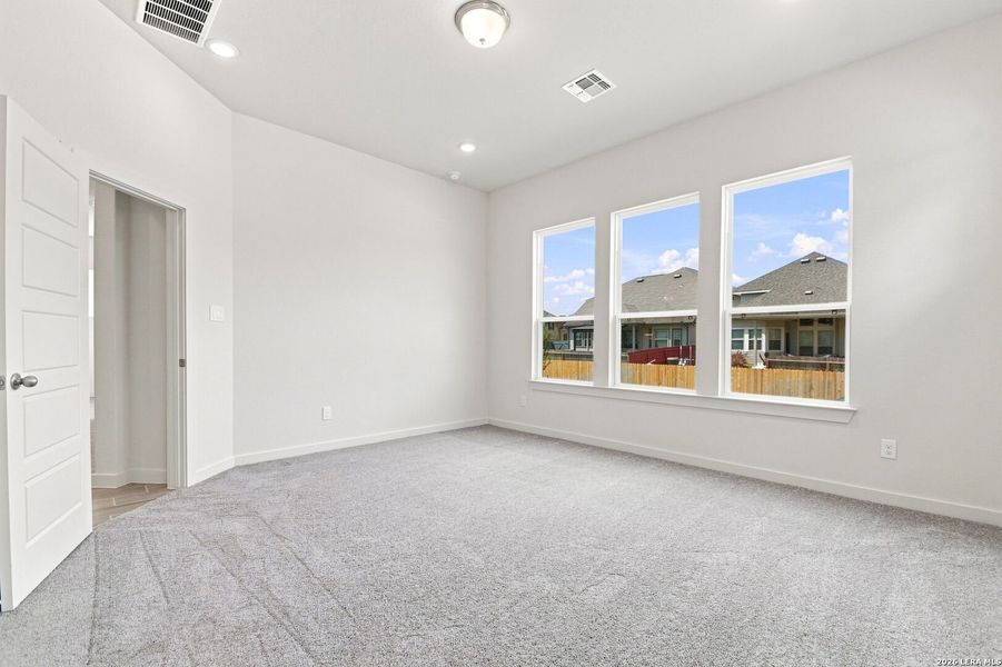 Spacious, unfurnished interior of a new home in Rhine Valley, Schertz (Image 22). Spacious, unfurnished interior of a new home in Rhine Valley, Schertz (Image 22).