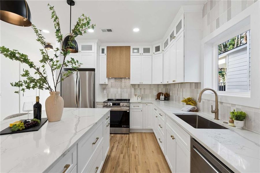 Furnished interior view inside a new home in , Atlanta (Image 34).