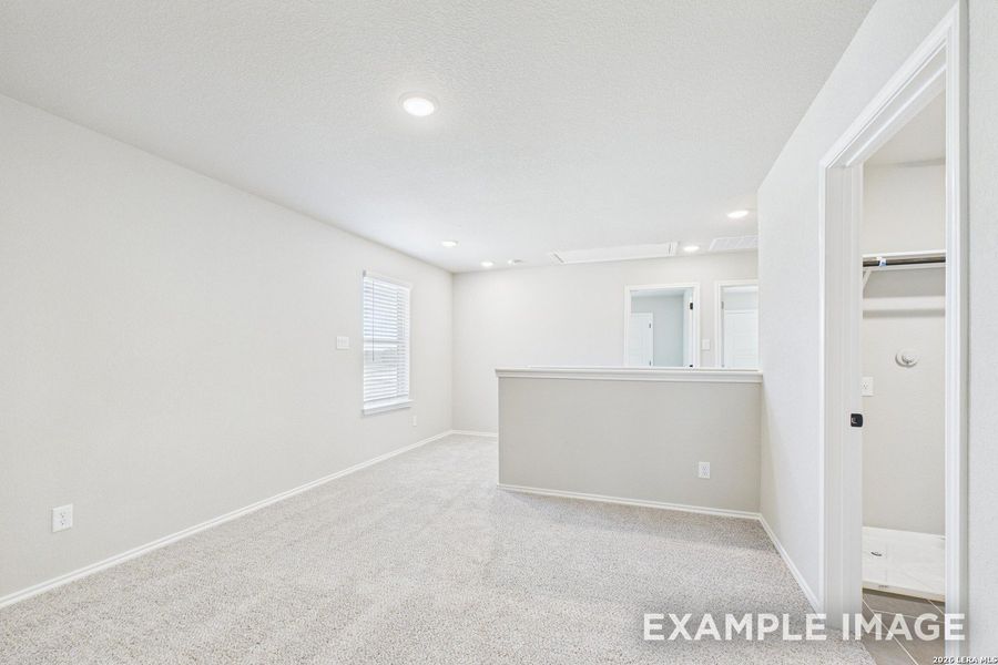 Spacious, unfurnished interior of a new home in Cedar Heights, San Antonio (Image 25).