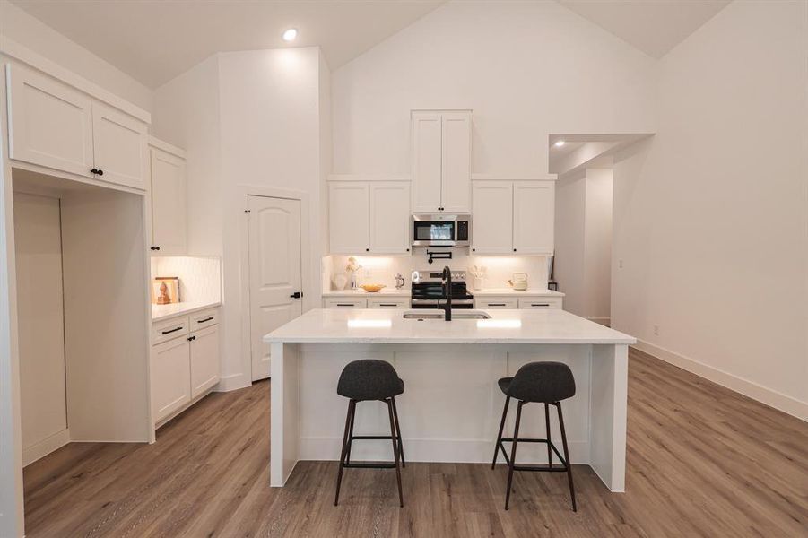 Furnished interior view inside a new home in , Fort Worth (Image 16). Furnished interior view inside a new home in , Fort Worth (Image 16).