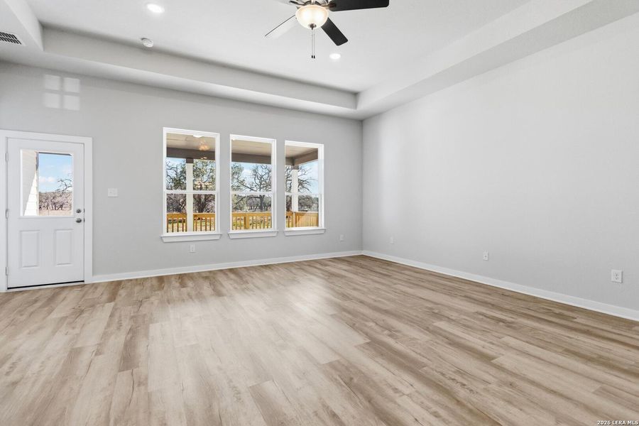 Spacious, unfurnished interior of a new home in Lonesome Dove, San Antonio (Image 25).