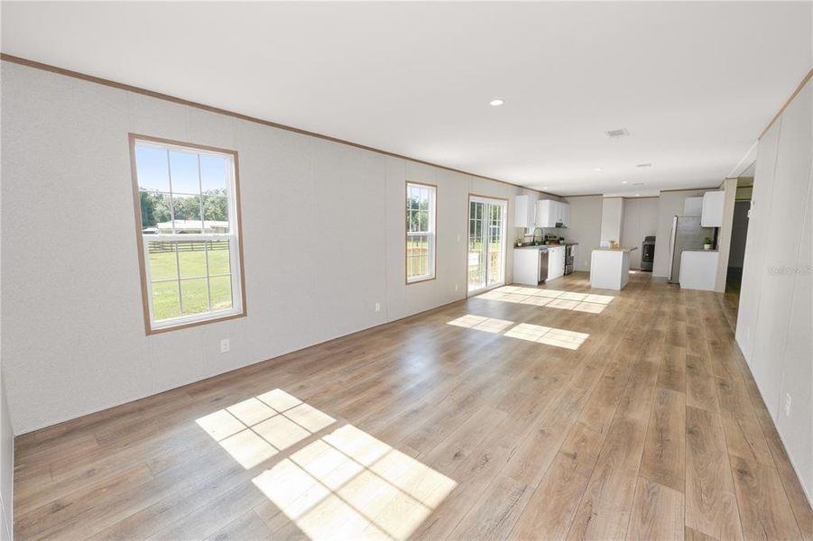 Spacious, unfurnished interior of a new home in , Lakeland (Image 45).