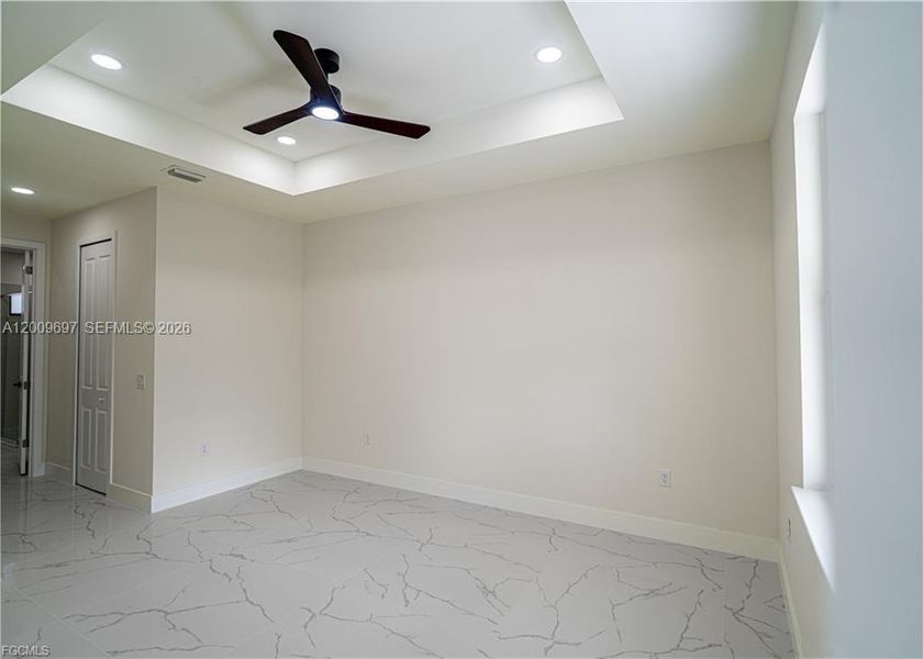 Spacious, unfurnished interior of a new home in , Lehigh Acres (Image 14).