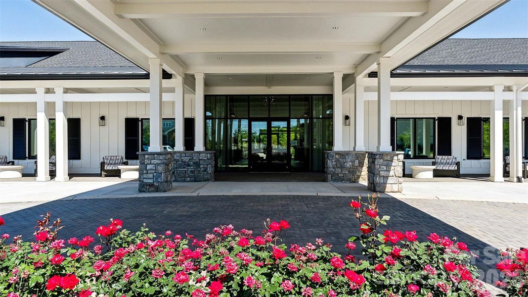 Porte-cochere