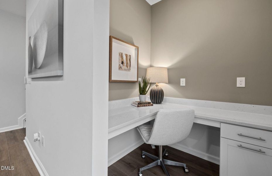 Prestwick Summerford Model (12) Prestwick Summerford Model (12)