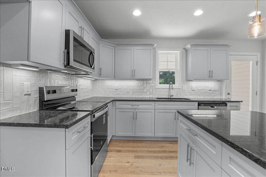 18-303 N West St-18