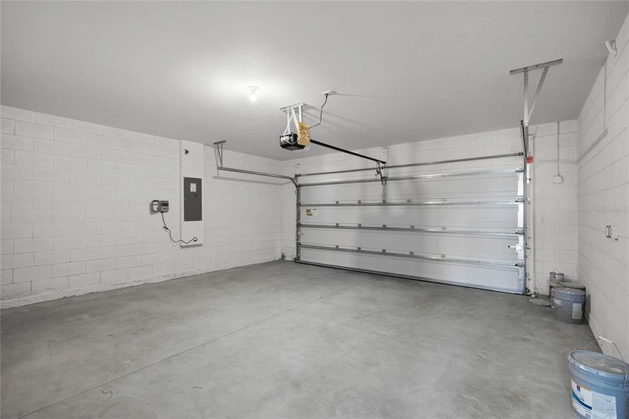 Spacious, unfurnished interior of a new home in Harmony at Lake Eloise, Winter Haven (Image 18). Spacious, unfurnished interior of a new home in Harmony at Lake Eloise, Winter Haven (Image 18).