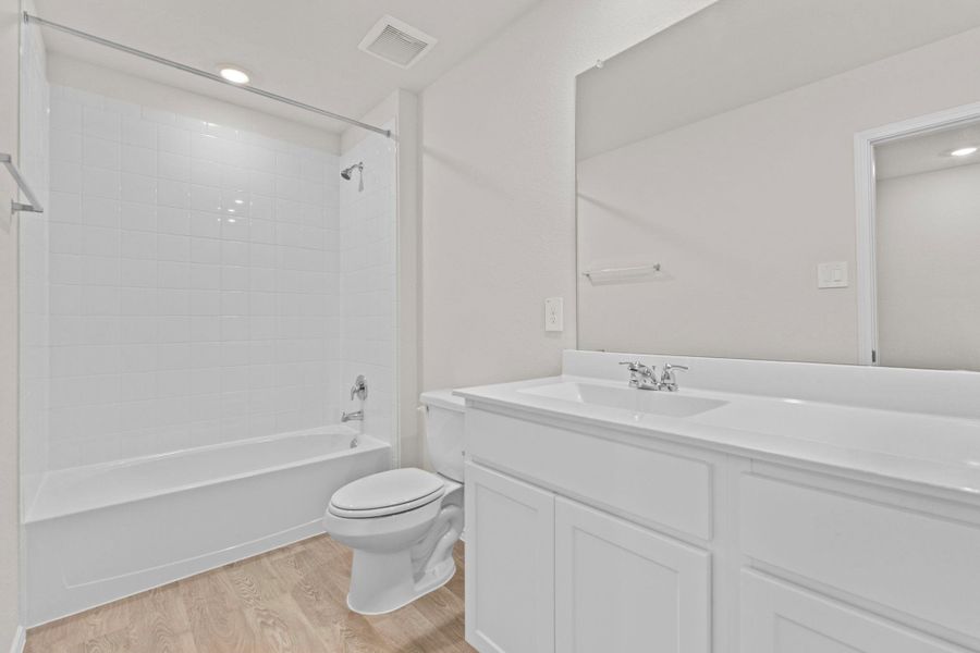 Furnished interior view inside a new home in , Maxwell (Image 12).