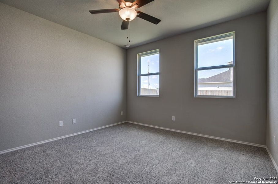 Spacious, unfurnished interior of a new home in Hickory Ridge, San Antonio (Image 10).