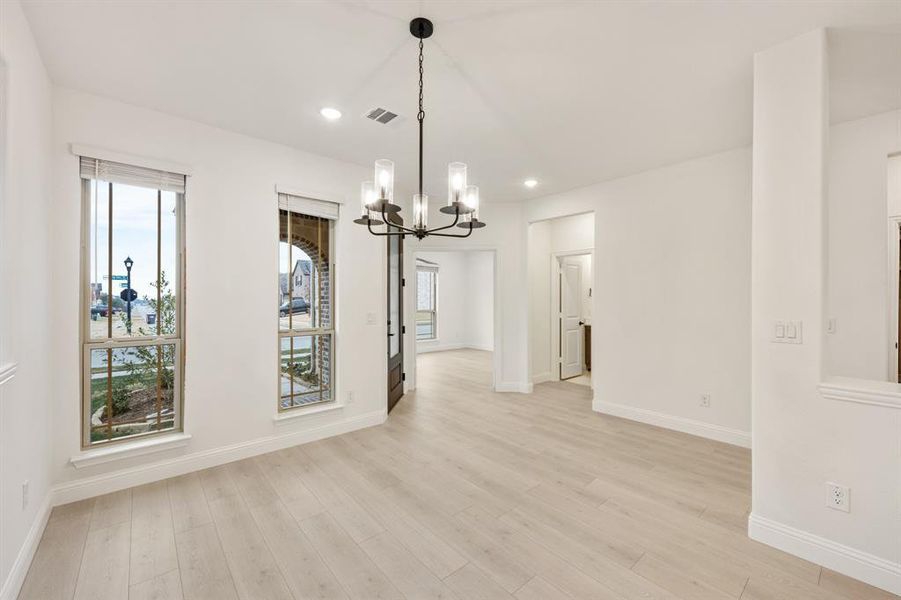 Spacious, unfurnished interior of a new home in Villages of Hurricane Creek, Anna (Image 16).