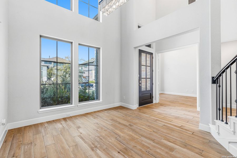 Spacious, unfurnished interior of a new home in Ladera, San Antonio (Image 23). Spacious, unfurnished interior of a new home in Ladera, San Antonio (Image 23).