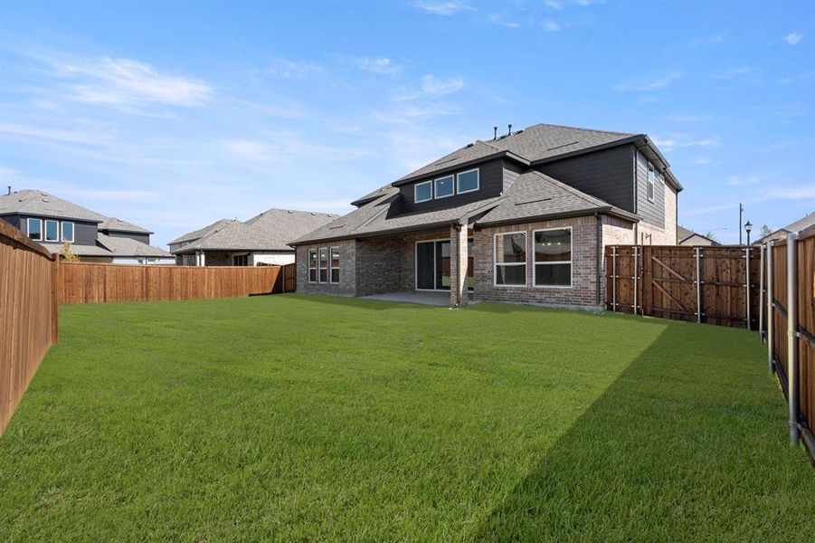 30. 6219 Mulberry - Back (2) 30. 6219 Mulberry - Back (2)