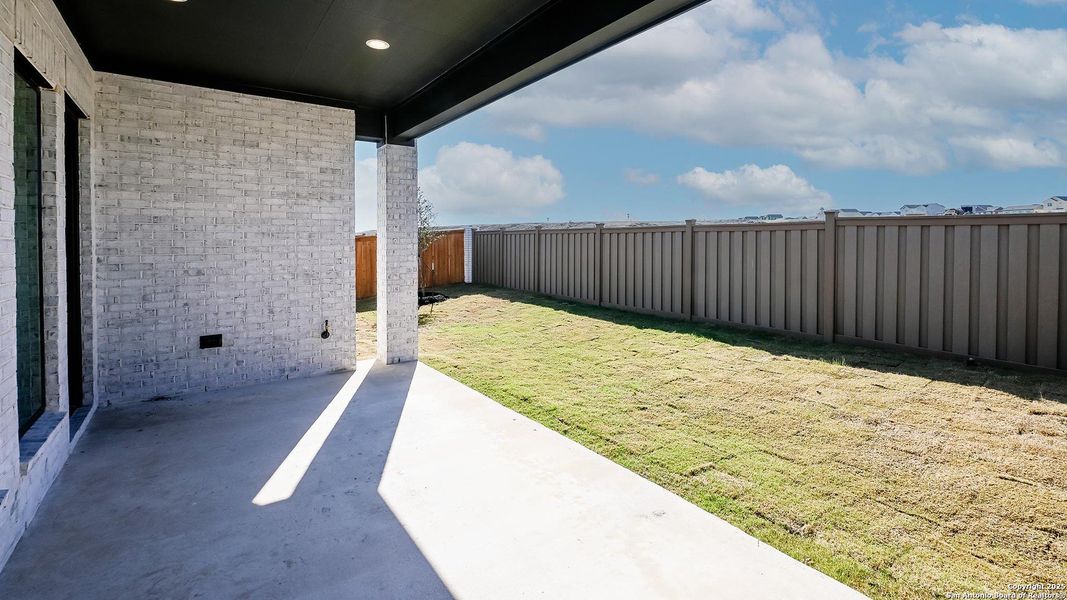 Exterior details and patio area of a home in Mayfair 50', New Braunfels (Image 4).