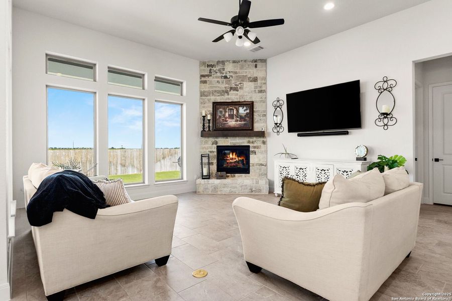 Furnished interior view inside a new home in Meadows Of Mill Creek 60', Seguin (Image 21).