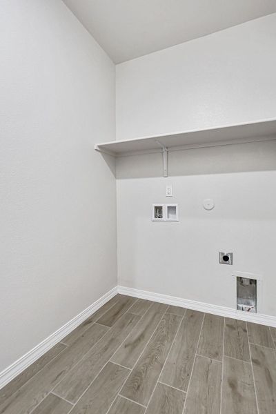 Representative unfurnished interior of a home built from the Desert Willow by View Homes in Paseos Del Este, Horizon City (Image 29). Representative unfurnished interior of a home built from the Desert Willow by View Homes in Paseos Del Este, Horizon City (Image 29).