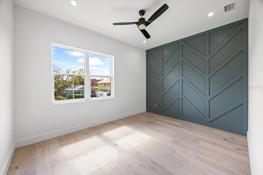 Spacious, unfurnished interior of a new home in , Tampa (Image 27).